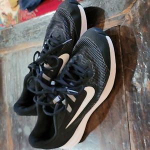 GUC Nike Downshifter Shoes Size 7 Y